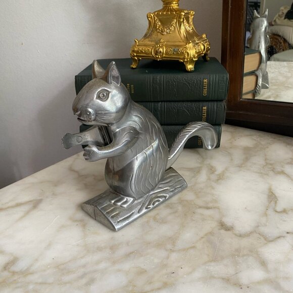 Lovely Vintage Metal Squirrel on a Log Nut Cracker Made in Taiwan - Picture 1 of 7